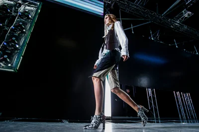 Look 16